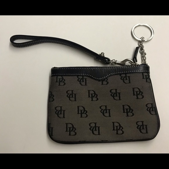 New Dooney & Bourke Wristlet or Clutch with Keychain - Picture 11 of 12